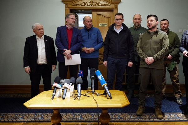 Zelenskiy: “Polonya ile Çekya ve Slovenya’nın liderlerine kesinlikle güveniyoruz”