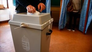 Macaristan’da halk, genel seçim ve referandum için bugün sandık başında