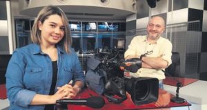 Babasının peşine takıldı, TV haberciliğine adım attı!