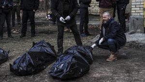 Ömer Çelik: Buça’da savaş hukukuna aykırı eylemlerin olduğu görülüyor