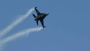 SOLOTÜRK, İstanbul semalarında gösterisiyle nefes kesti