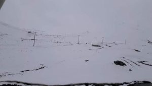 Bayburt’ta “mayıs kar”ı: Mahsur kalan kişiyi ekipler kurtardı