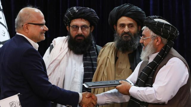 Taliban, Afganistan’daki havalimanlarının yer hizmetlerinin işletilmesini BAE’ye devretti