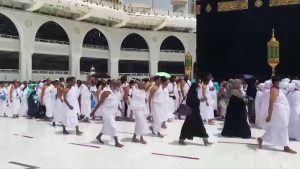 2 yıllık hasret sona erdi: Müslümanlar umre ibadeti için Kabe’de buluştu