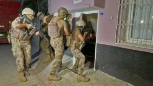Adana’da terör operasyonu: 35 gözaltı