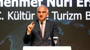 Bakan Ersoy: 19 milyon turist rakamını yakalamış olacağız