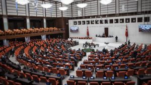 ‘Cumhurbaşkanı ödeneği’ ek bütçe teklifinden çıkarıldı