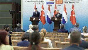 İlhan KARAÇAY’ın gözlemi: Hollanda Dışişleri Bakanı Türkiye için güzel sözler söyledi, ama Hollanda medyası sağır ve dilsiz kaldı…