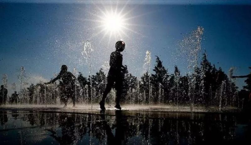 Çin’de aşırı sıcak hava dalgası yüzünden milyonlarca kişinin evden çıkmaması istendi