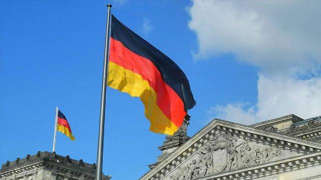 Almanya’da Türk siyasetçiye ırkçı saldırı