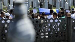 Sırpların öldürdüğü 16 Boşnak sivil daha toprağa verildi