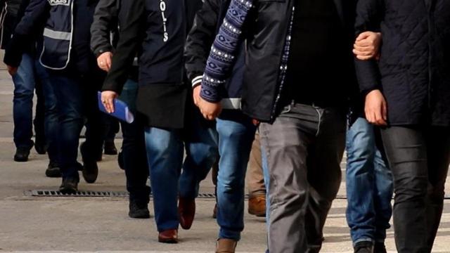 Menderes Belediyesi’nde yolsuzluk operasyonu: 26 gözaltı
