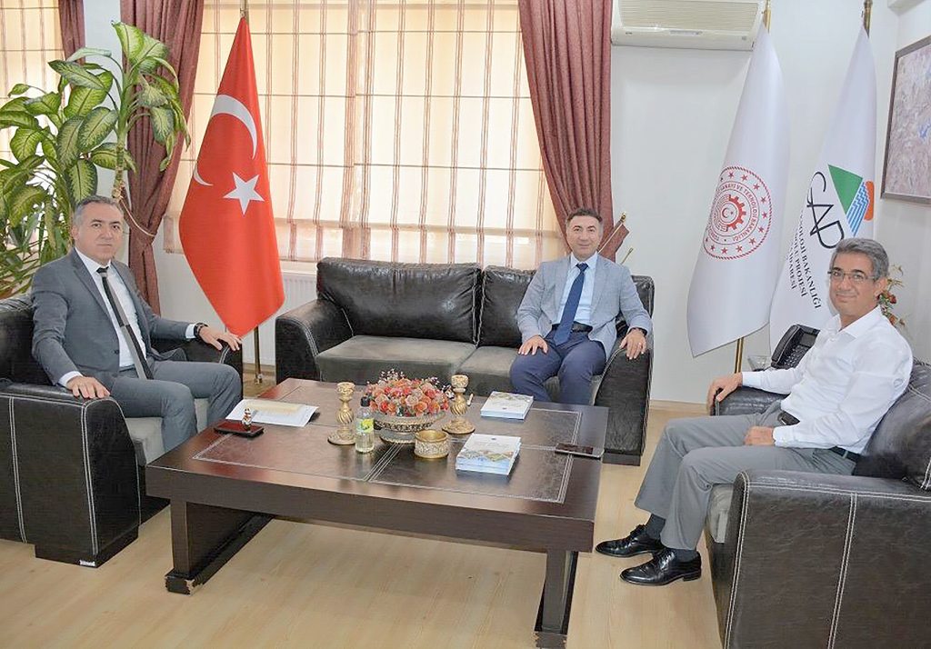 Batman Üniversitesi Rektör Demir, GAP İdaresi Başkanlığı’nda görüşmelerde bulundu