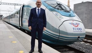 Ulaştırma ve Altyapı Bakanı Adil Karaismailoğlu, “Hızlı trende günlük 31 bin 651 yolcu ile tüm zamanların rekorunu kırdık”