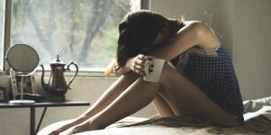 Araştırma: Yalnızlık ve depresyon insanları sigara içmekten daha hızlı yaşlandırabiliyor