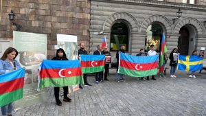 Stockholm’de Ermenistan’ın Azerbaycan’a saldırıları protesto edildi