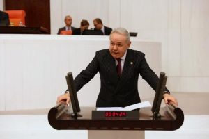 Enerji Bakanı’ndan İYİ Partili Sezgin’in RES sorusuna yanıt: Çevreye etkilerini bana değil Çevre Bakanı’na sorun