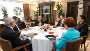 Altılı masada ibre kimi gösteriyor?