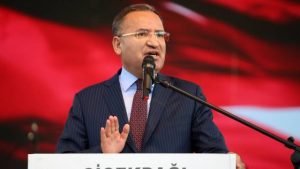 Başörtüsü için anayasa hazırlığı pazartesi Cumhurbaşkanı’na sunulacak