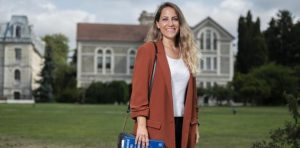 Doç. Dr. Damla Eroğlu Pala 2022 L’Oréal-UNESCO “Bilim Kadınları İçin” ödülünü aldı