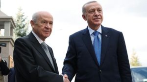 Liderlerden partililere ‘sahada olun’ talimatı