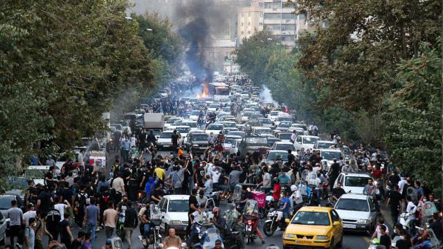 İran’da Mehsa Emini Protestoları: Müesses Nizama Ciddi Bir Uyarı