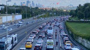 İstanbul’da Kozyatağı-Maltepe yönünde yol çalışması