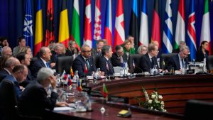 NATO Dışişleri Bakanları Ukrayna’yı İttifak Üyesi Yapma Sözünü Teyit Etti