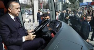 Hollanda’nın Volkskrant Gazetesi Cumhurbaşkanı Erdoğan’a ayırdığı iki sayfada 15 fotoğraf kullandı…