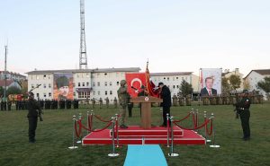 Millî Savunma Bakanı Hulusi Akar, Cumhurbaşkanı Erdoğan Adına 3’üncü Topçu Alay Komutanlığına Sancak Tevdi Etti
