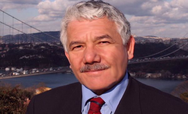 Mavi Karadeniz TV 18. kuruluş yılında ‘Yılın Enleri’nde TRT Spikeri Harun Yöndem’e ödül verdi