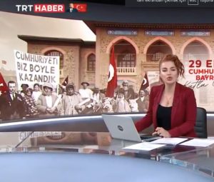 TRT’nin spiker Deniz Demir’i görevden aldığı ileri sürüldü. Atatürk bizi ümmet olmaktan çıkardı birey yaptı demişti