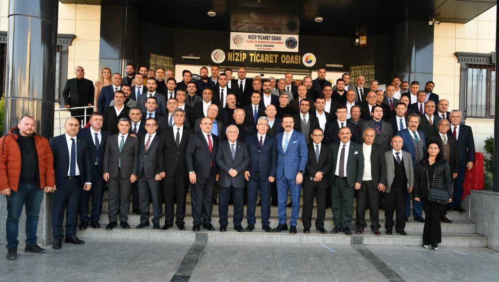 Nizip’in başarılı iş insanları ödüllendirildi