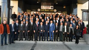 Nizip’in başarılı iş insanları ödüllendirildi