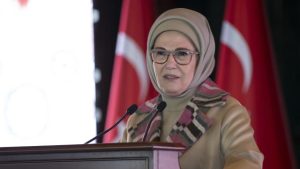 Emine Erdoğan: Çağa yön veren kızlarımızın destekçisi olacağım