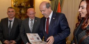 Cumhurbaşkanı Ersin Tatar, Posta Dairesi Müdürü Yusuf Örs ve beraberindekileri kabul etti.