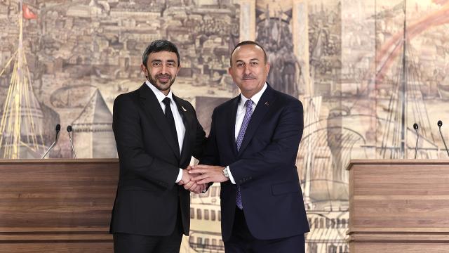 Bakan Çavuşoğlu, BAE’li mevkidaşı El Nahyan ile telefonda görüştü