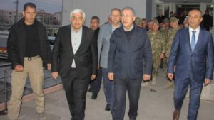 Bakan Akar Kilis’te incelemelerde bulundu