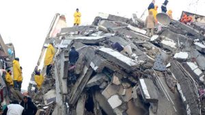 Avrupa’dan deprem bölgesine gelen ekipler arama kurtarma çalışmalarını sürdürüyor