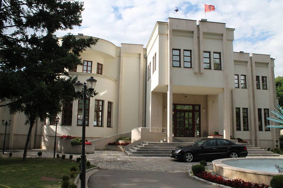Prizren Belediyesi’den Kızılay’a 10 bin Euro bağış