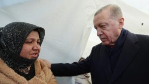 Cumhurbaşkanı Erdoğan depremzedelerle bir araya geldi