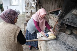 İstanbul Şile’deki köy fırınlarında deprem bölgesi için ekmek pişirildi