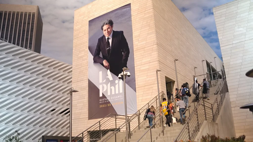 Ünlü orkestra şefi Gustavo Dudamel sanat dünyasında köprüler kuruyor