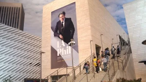 Ünlü orkestra şefi Gustavo Dudamel sanat dünyasında köprüler kuruyor