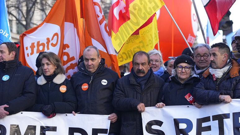 Fransa emeklilik reformunu protesto eden işçiler ülke genelinde greve gidecek