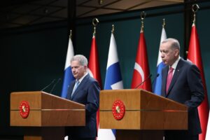 Cumhurbaşkanı Erdoğan: Finlandiya’nın NATO’ya katılım protokolünün Meclisimizdeki onay sürecini başlatmaya karar verdik