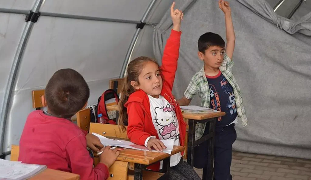 Depremden etkilenen çocuklara ücretsiz özel ders