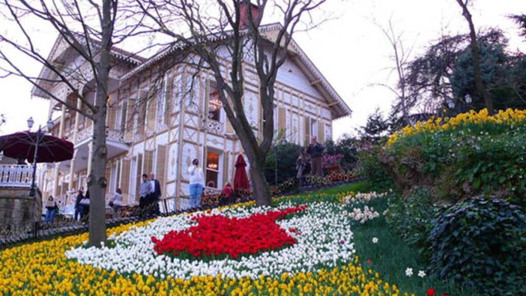 İSKİ Genel Müdürü Dr. Şafak Başa, “bu dönemde yeşil alan ve park bahçe sulamalarının çok kritik bir durumda”