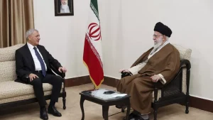 Hamaney: Irak’ta bir Amerikan askeri bile çok fazla