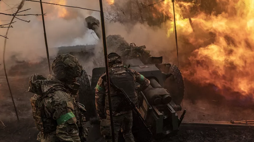Ukrayna Bahmut’un bazı bölgelerinden çekildi, Rus güçleri kenti almak için bastırıyor